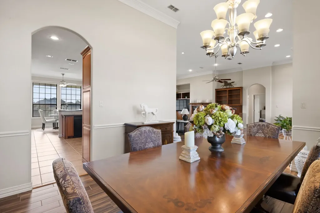 1009 Summerlin Drive Granbury TX 76048