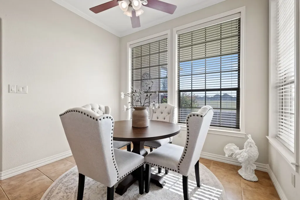 1009 Summerlin Drive Granbury TX 76048