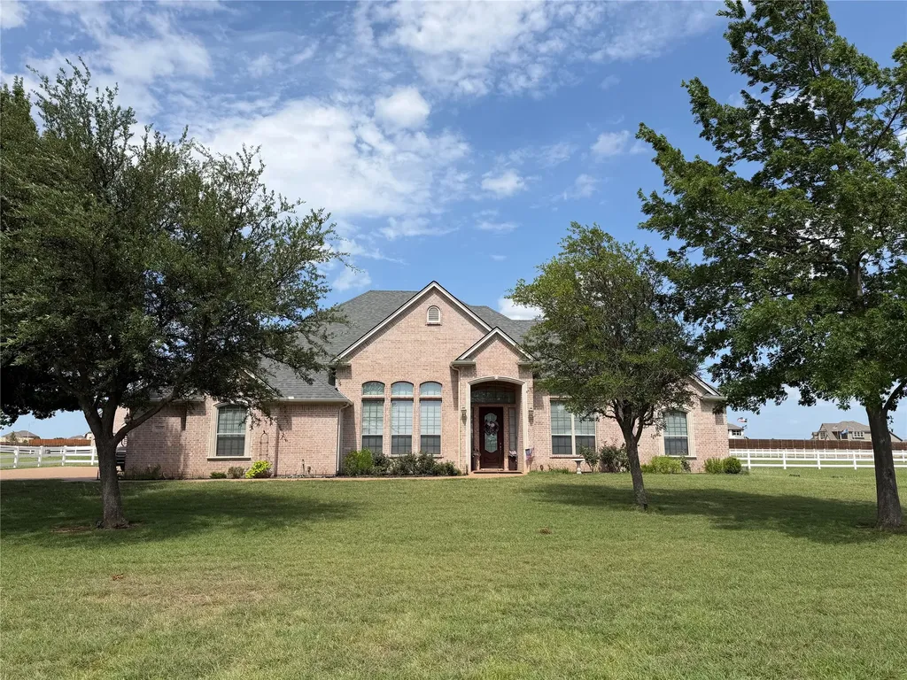 1009 Summerlin Drive Granbury TX 76048
