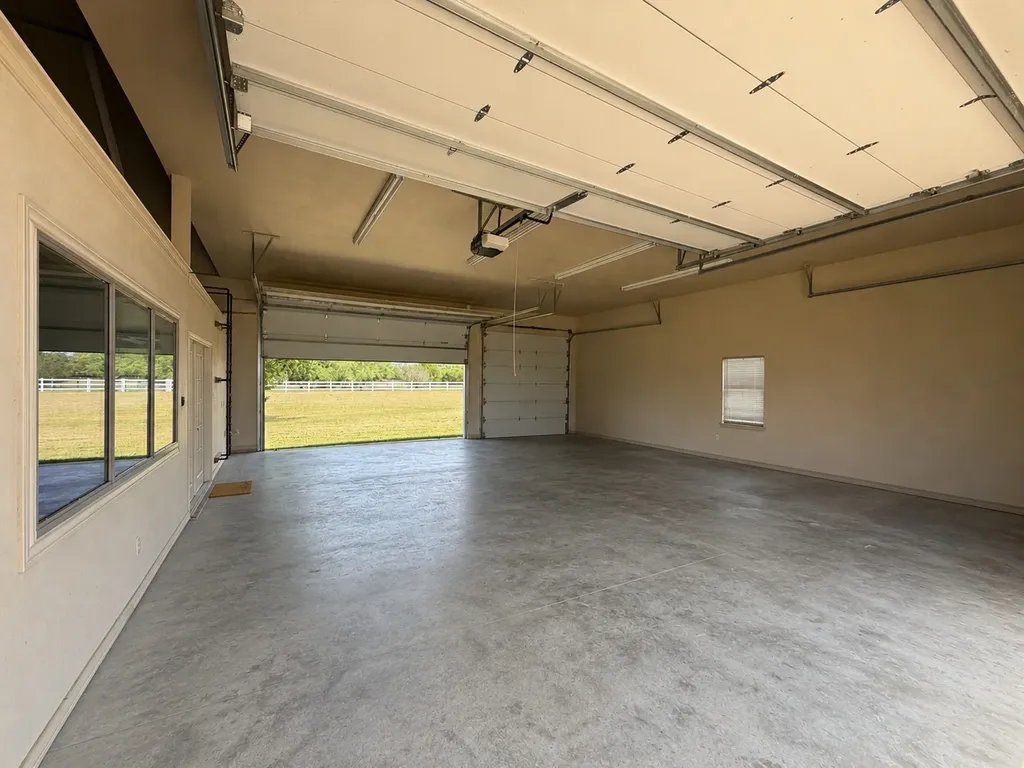 1009 Summerlin Drive Granbury TX 76048