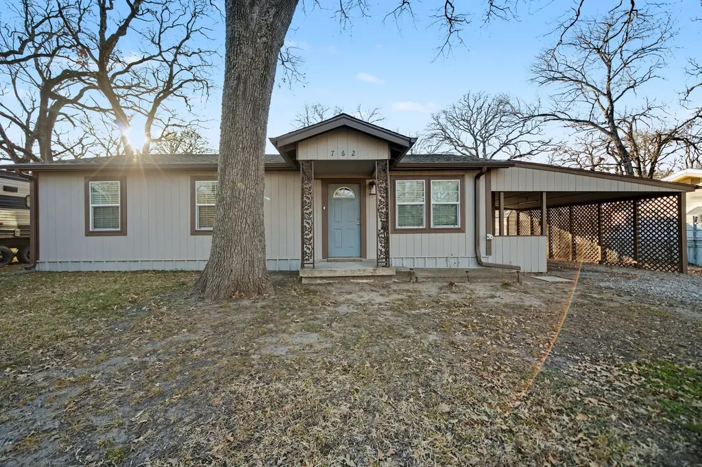 762 Oak Leaf Trail East Tawakoni TX 75472