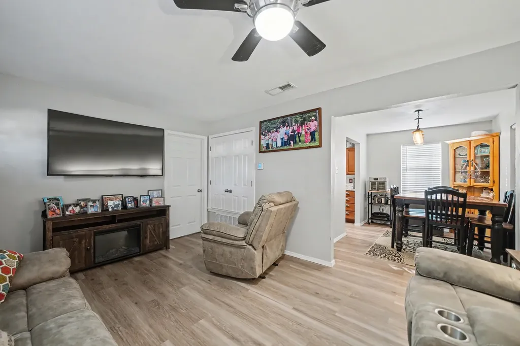 762 Oak Leaf Trail East Tawakoni TX 75472