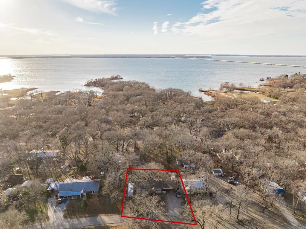 762 Oak Leaf Trail East Tawakoni TX 75472