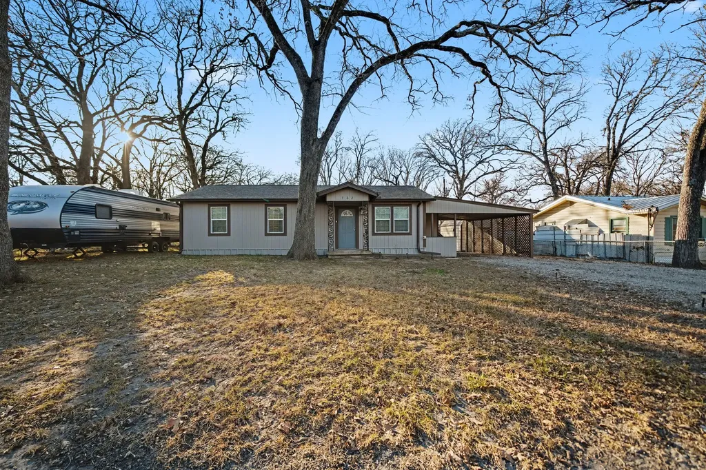 762 Oak Leaf Trail East Tawakoni TX 75472
