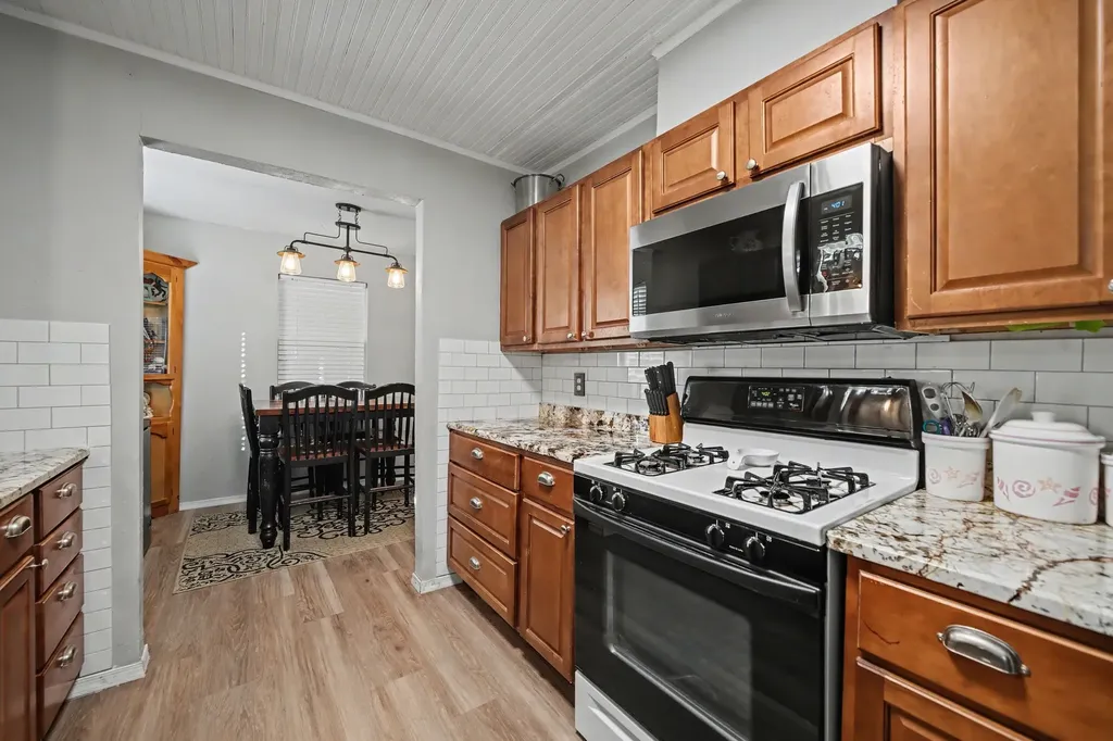762 Oak Leaf Trail East Tawakoni TX 75472