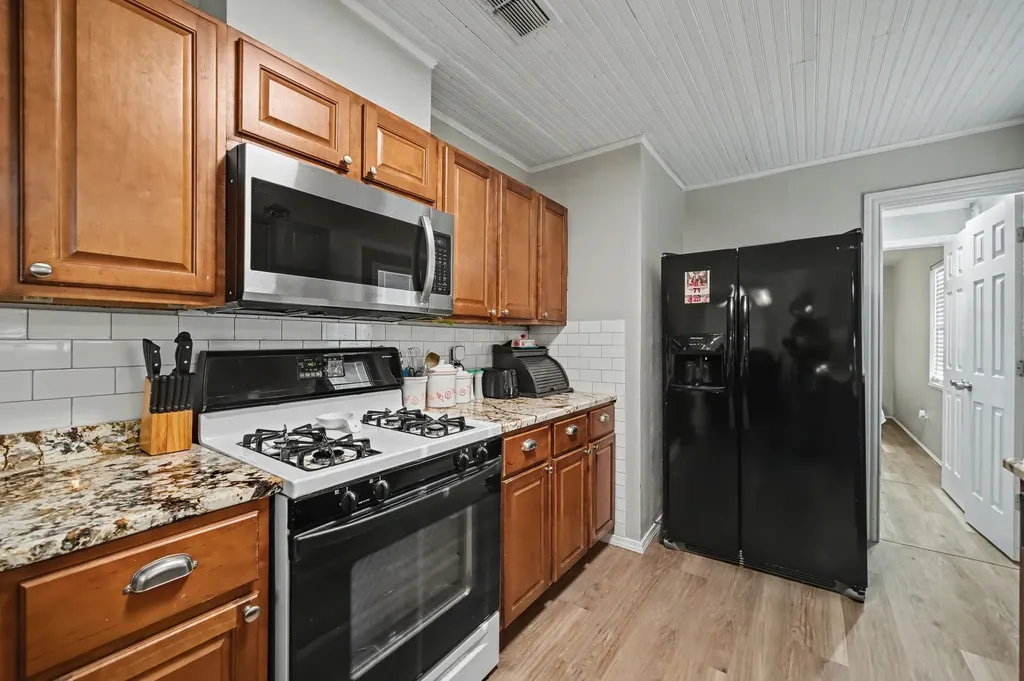 762 Oak Leaf Trail East Tawakoni TX 75472
