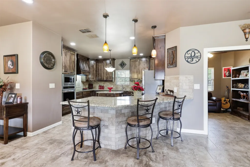 2951 Harwell Lake Road Weatherford TX 76088