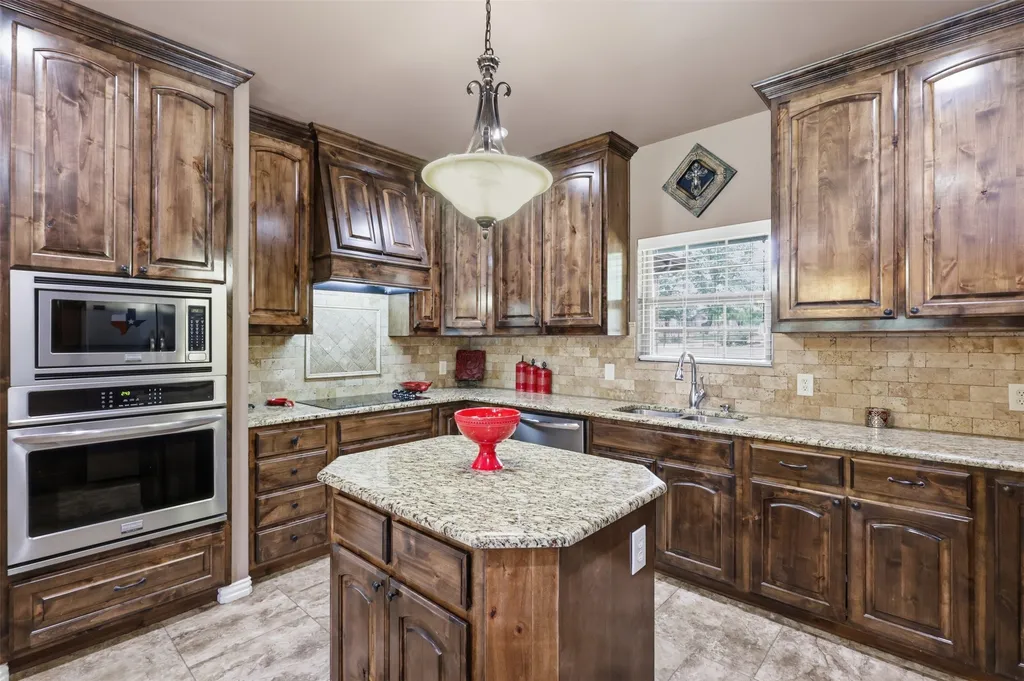 2951 Harwell Lake Road Weatherford TX 76088