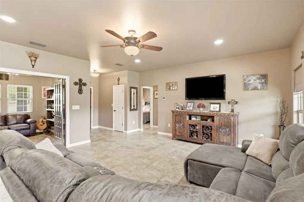 2951 Harwell Lake Road Weatherford TX 76088