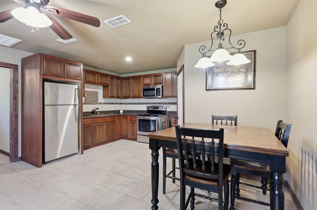 2951 Harwell Lake Road Weatherford TX 76088