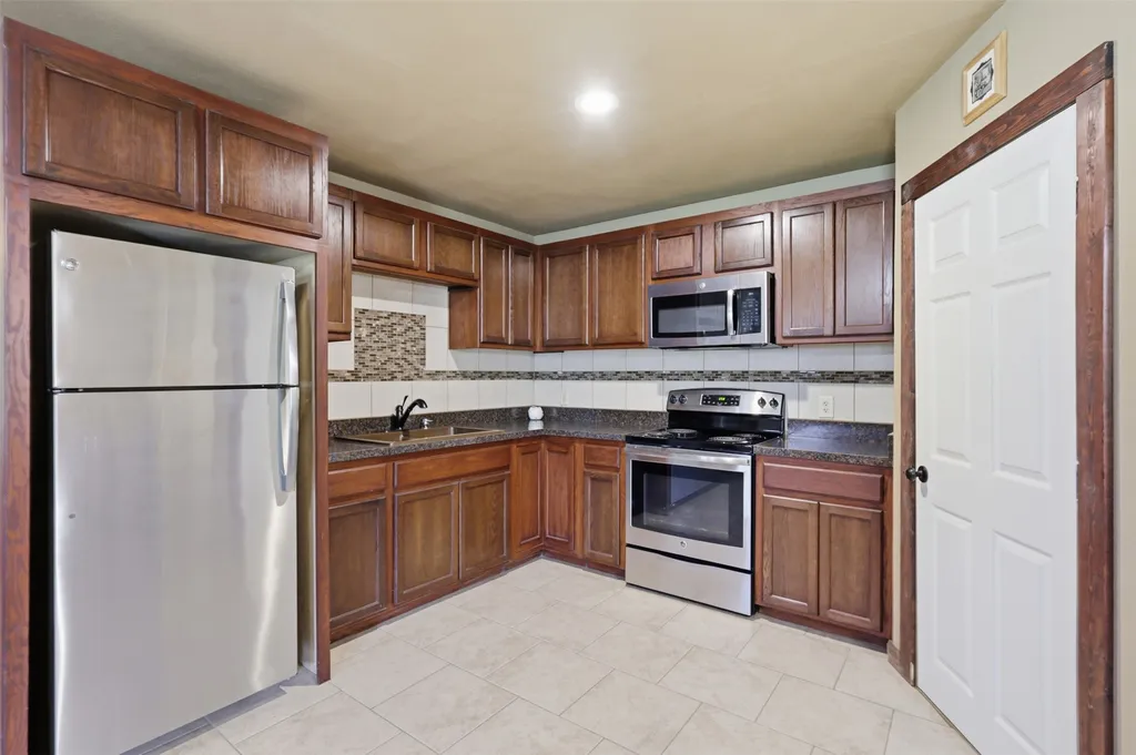 2951 Harwell Lake Road Weatherford TX 76088
