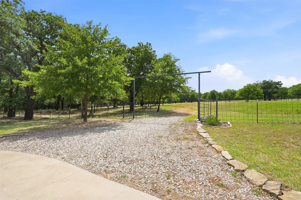 2951 Harwell Lake Road Weatherford TX 76088