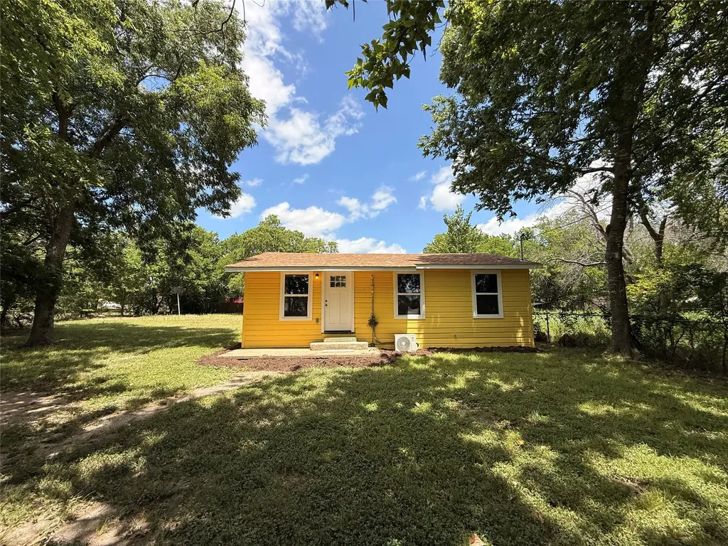 805 NE 3rd Street Hubbard TX 76648
