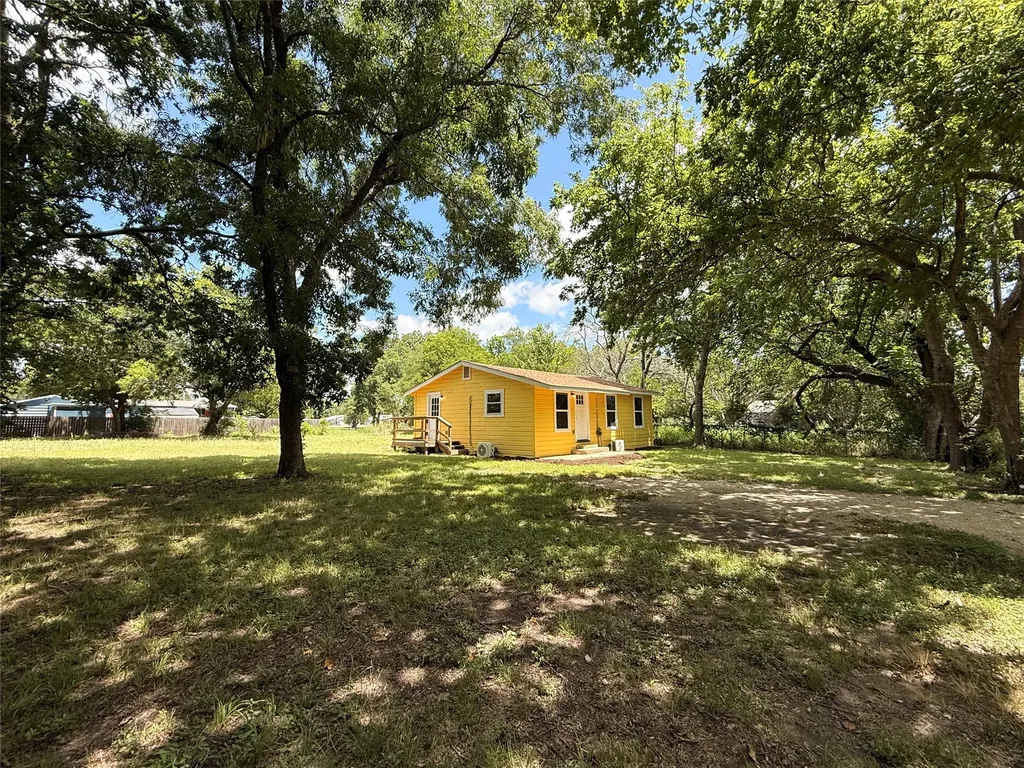 805 NE 3rd Street Hubbard TX 76648