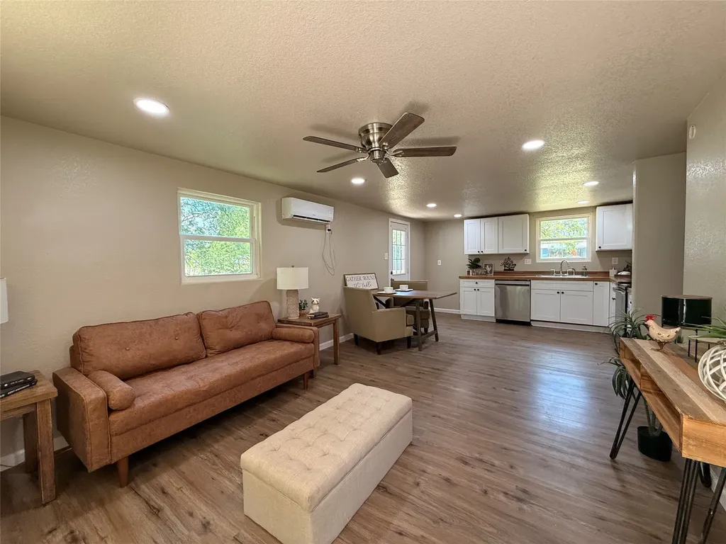 805 NE 3rd Street Hubbard TX 76648