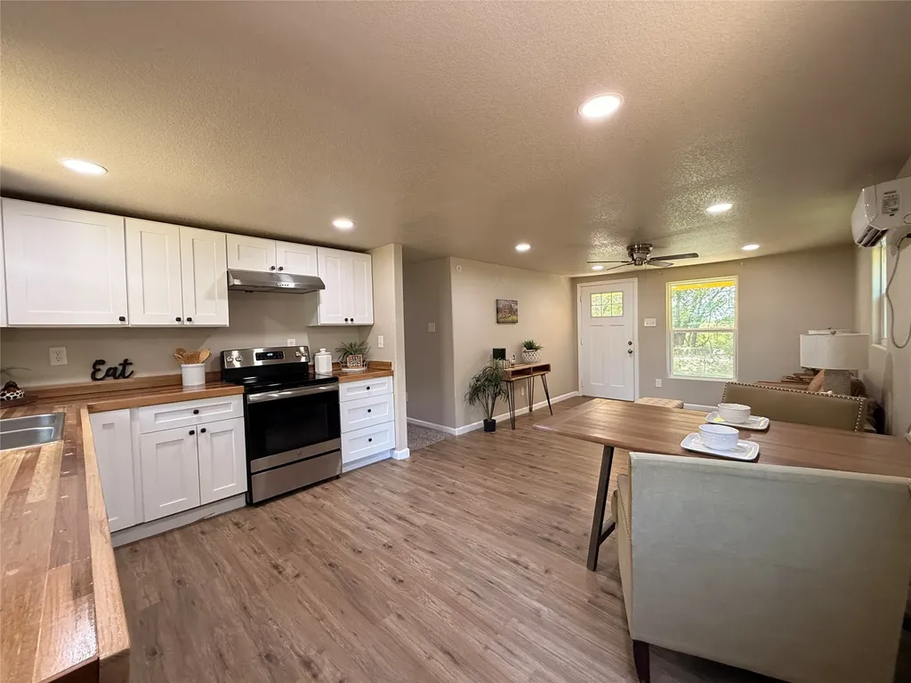 805 NE 3rd Street Hubbard TX 76648