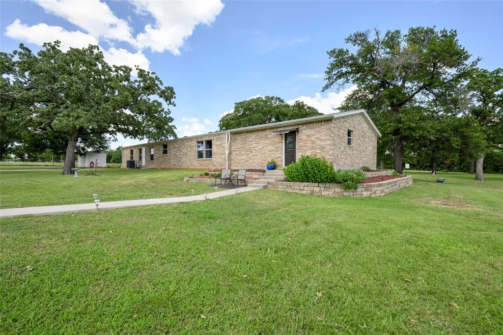 2022 Lamkin Road Mineral Wells TX 76067