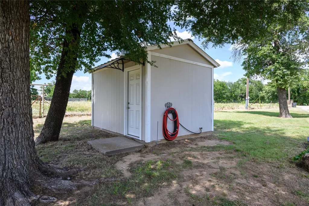 2022 Lamkin Road Mineral Wells TX 76067