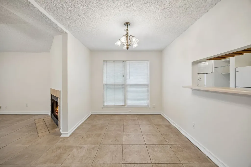 118 E Denton Drive Euless TX 76039