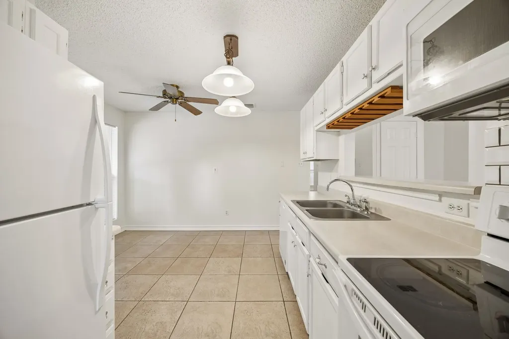 118 E Denton Drive Euless TX 76039
