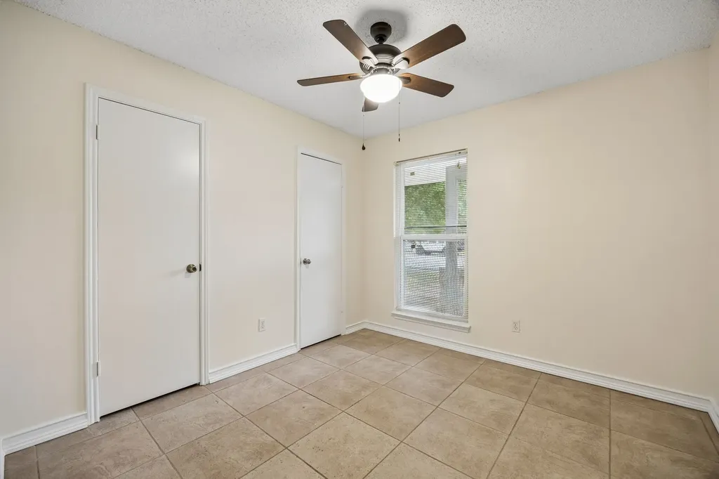 118 E Denton Drive Euless TX 76039