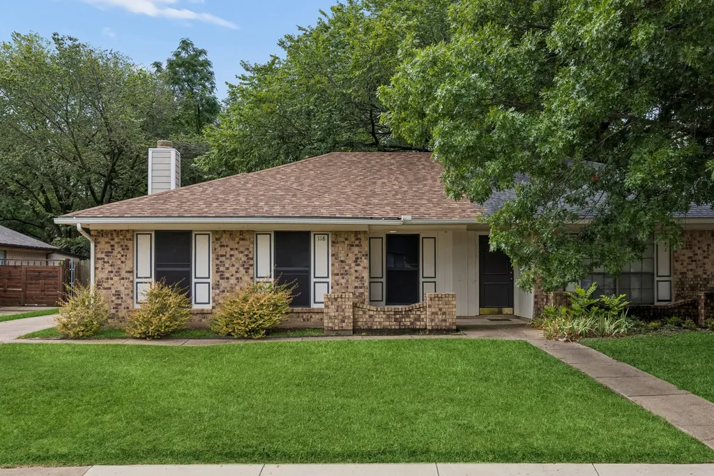 118 E Denton Drive Euless TX 76039