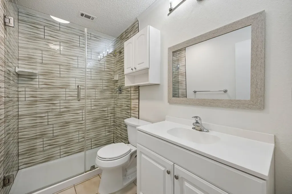 118 E Denton Drive Euless TX 76039