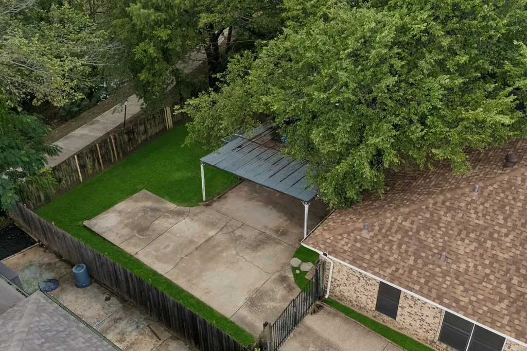 118 E Denton Drive Euless TX 76039