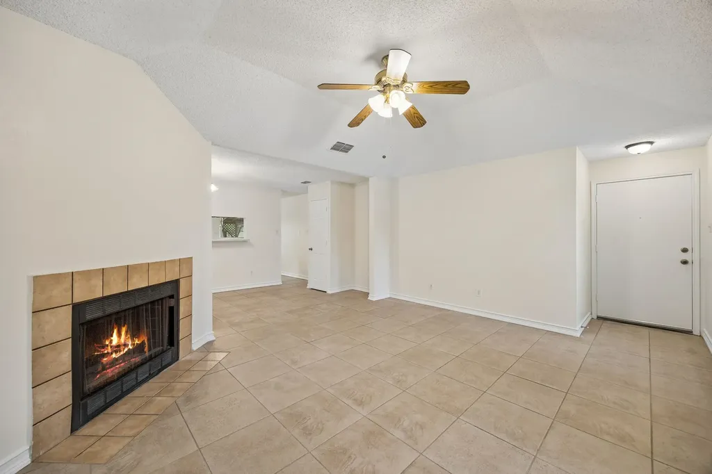 118 E Denton Drive Euless TX 76039