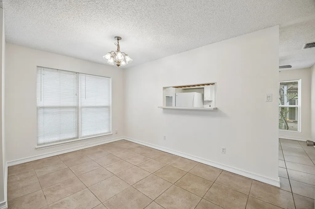 118 E Denton Drive Euless TX 76039