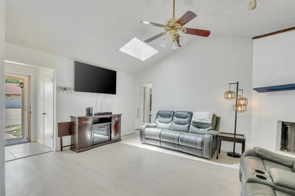 1832 Steinburg Lane Fort Worth TX 76134