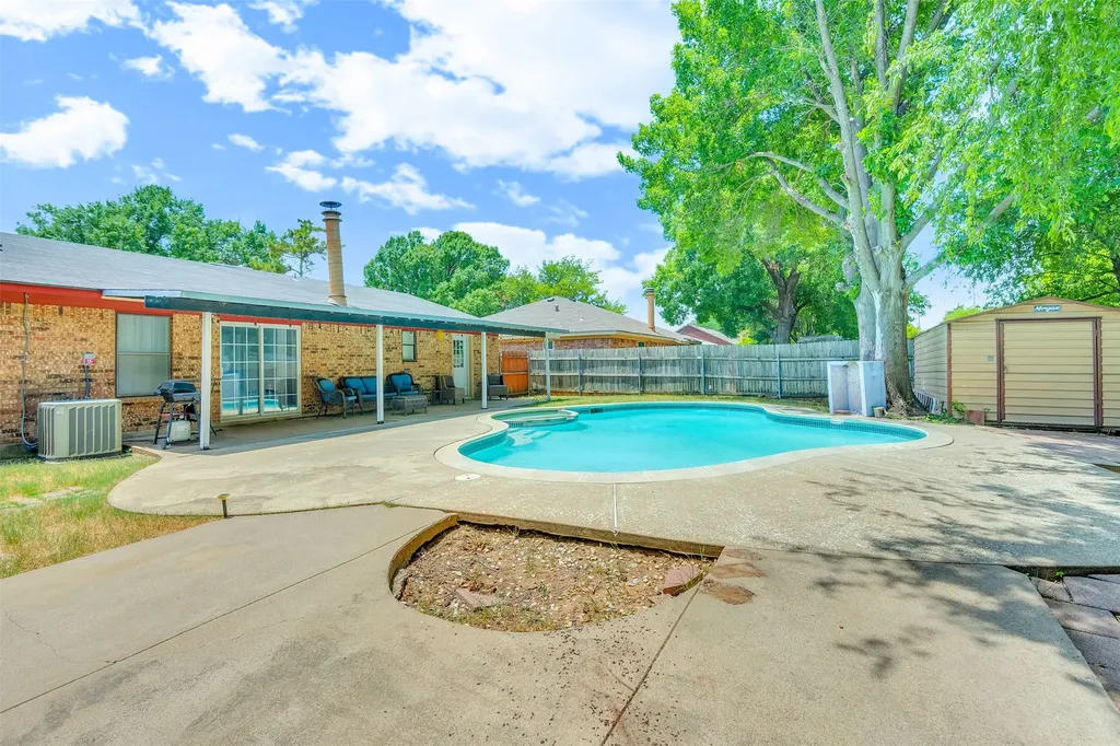 1832 Steinburg Lane Fort Worth TX 76134
