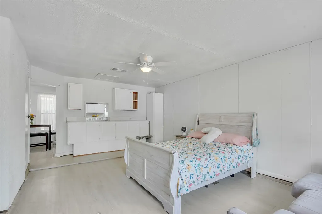 1832 Steinburg Lane Fort Worth TX 76134