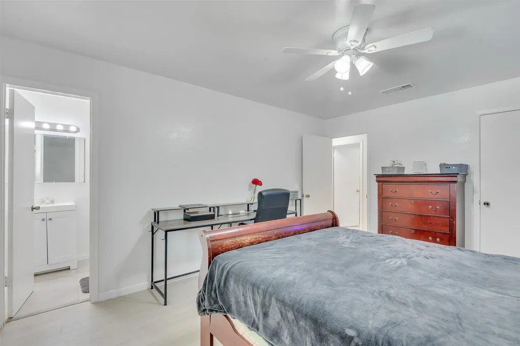 1832 Steinburg Lane Fort Worth TX 76134