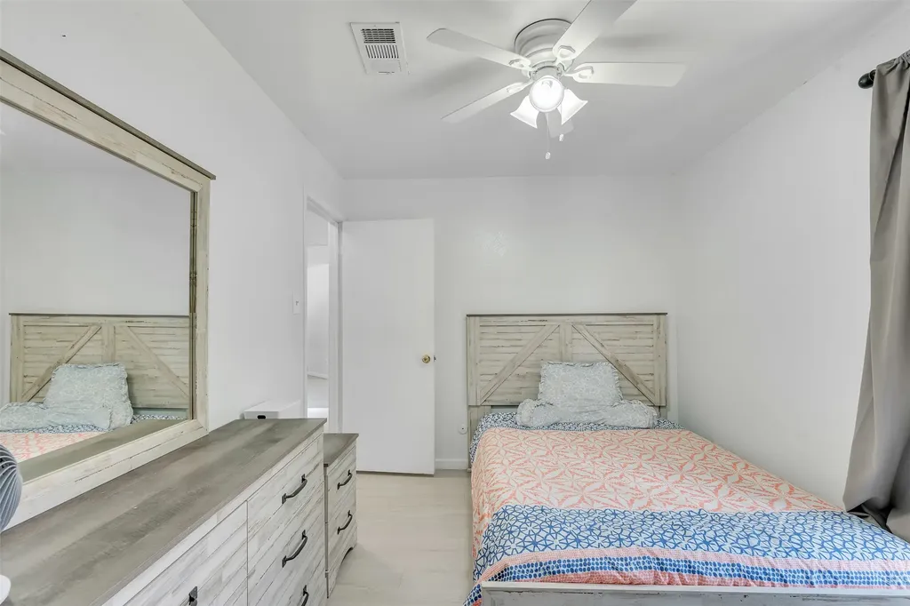 1832 Steinburg Lane Fort Worth TX 76134