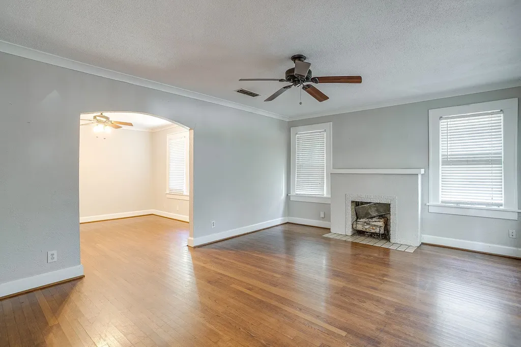 3216 Cockrell Avenue Fort Worth TX 76109
