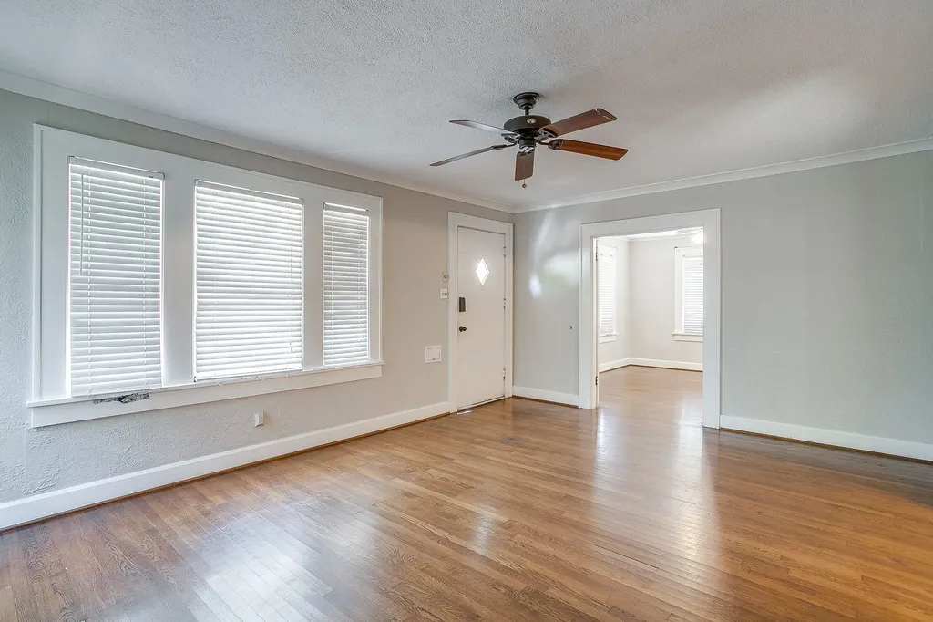 3216 Cockrell Avenue Fort Worth TX 76109
