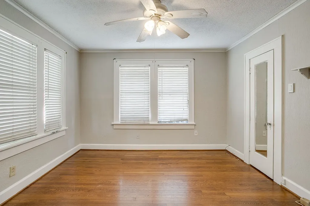 3216 Cockrell Avenue Fort Worth TX 76109