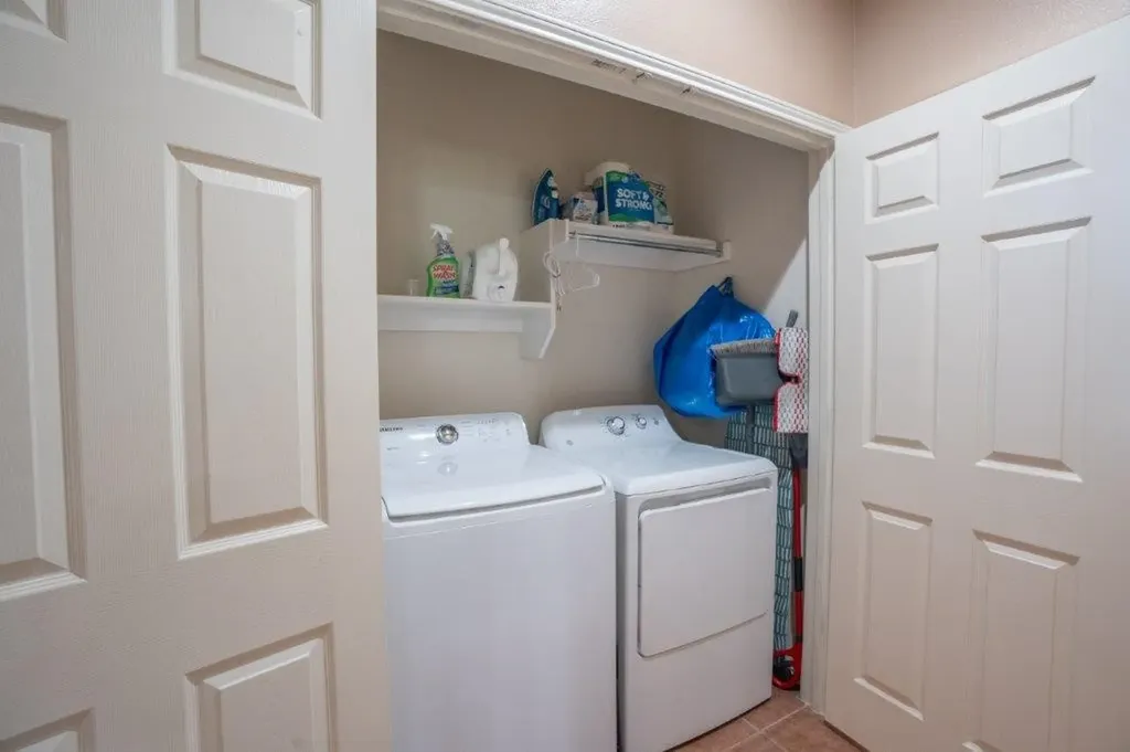 2210 Glacier Park Lane Grand Prairie TX 75050
