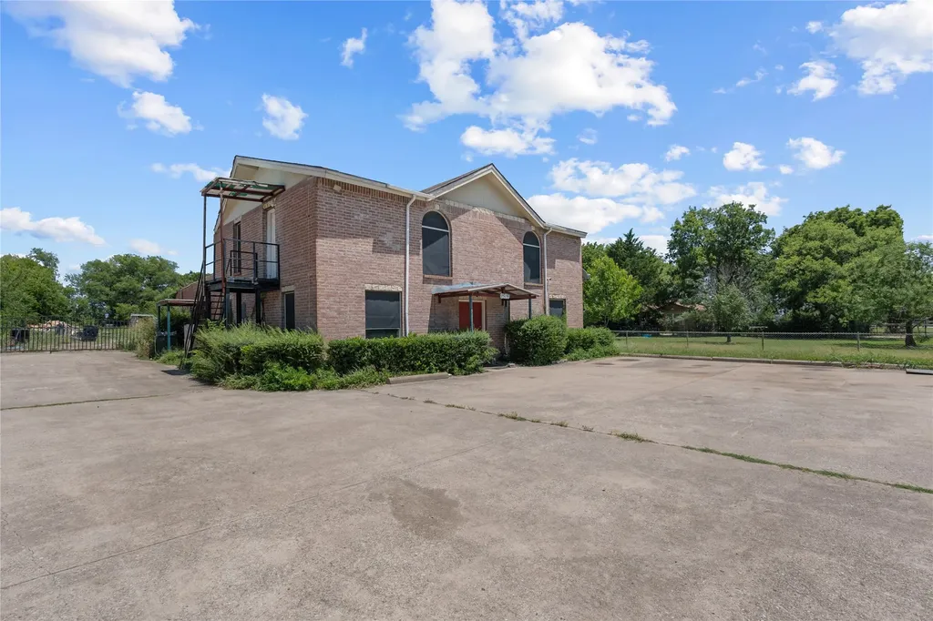2526 Hullette Avenue Lancaster TX 75134