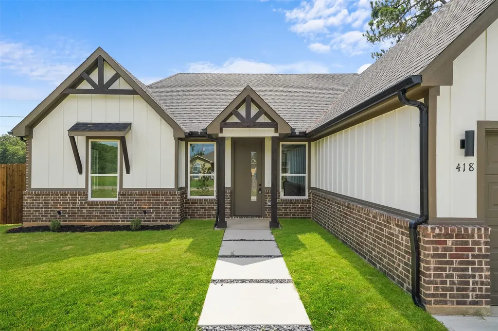 418 Starboard Drive Gun Barrel City TX 75156