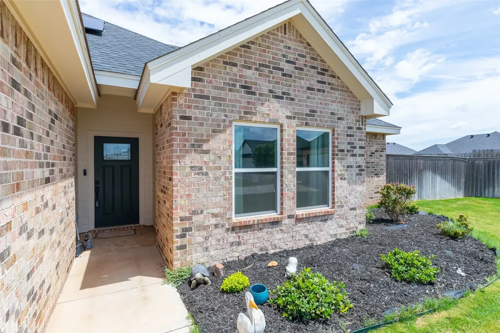 220 Moon Beam Path Abilene TX 79602