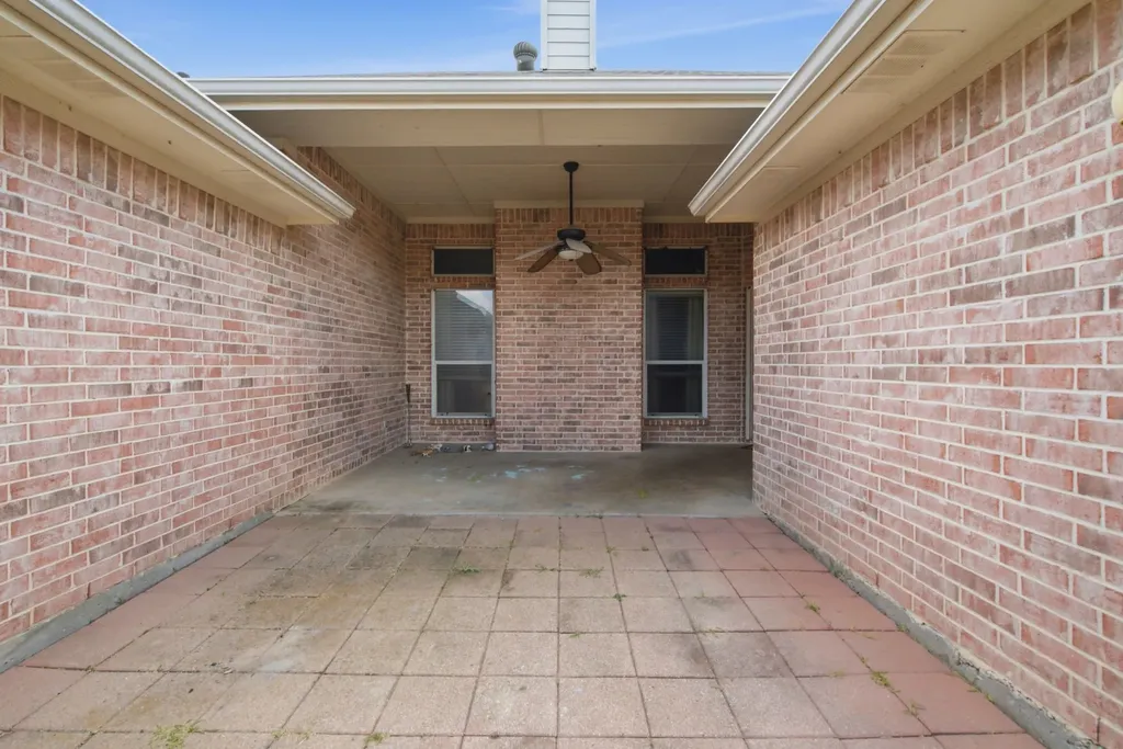 301 Lottie Lane Saginaw TX 76179