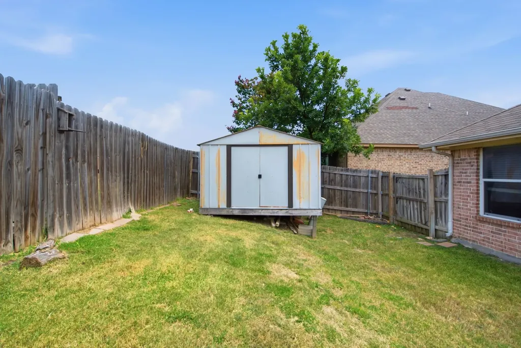 301 Lottie Lane Saginaw TX 76179