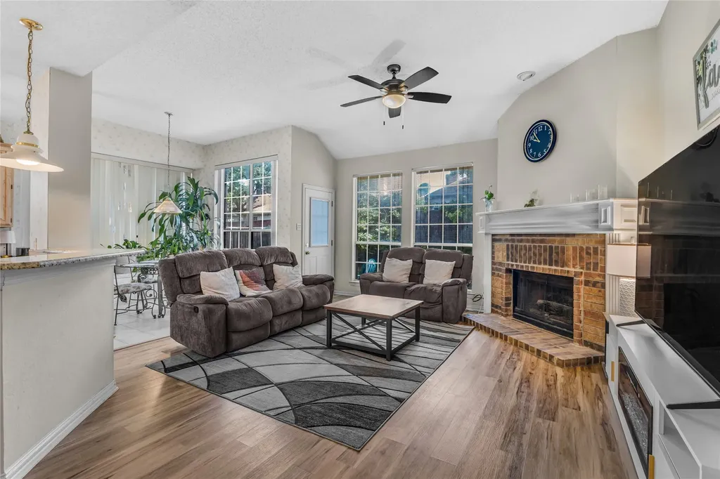 4105 Crest Ridge Drive Irving TX 75061