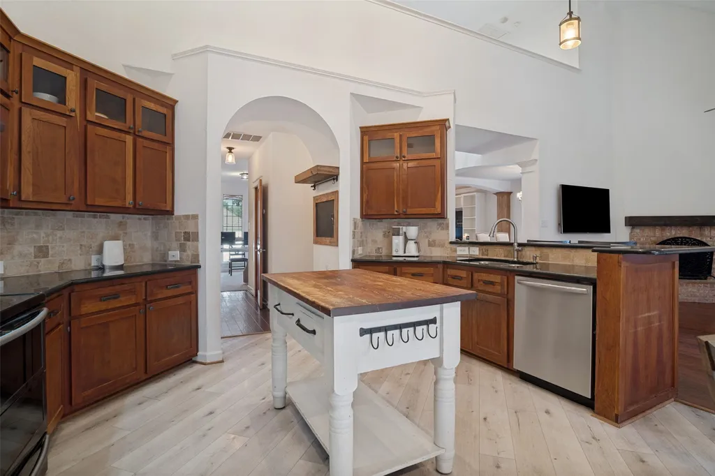 6914 Morningside Way Sachse TX 75048