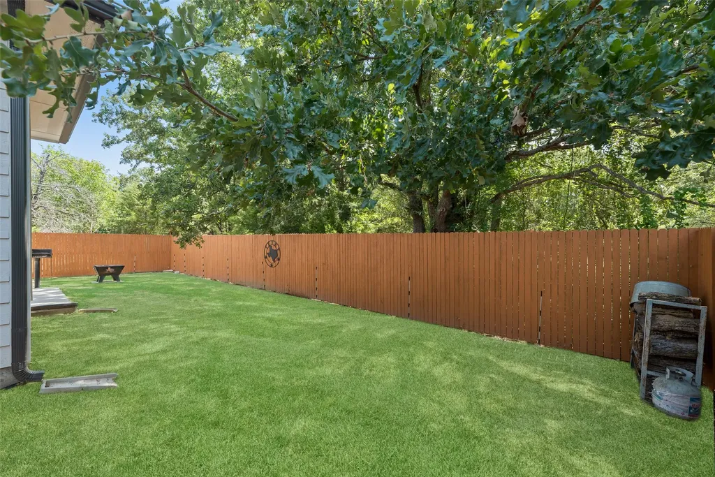 112 Indian Oaks Trail West Tawakoni TX 75474