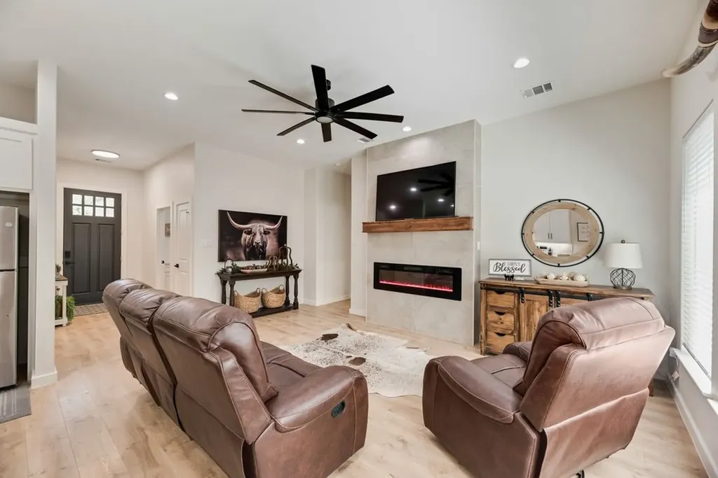 112 Indian Oaks Trail West Tawakoni TX 75474