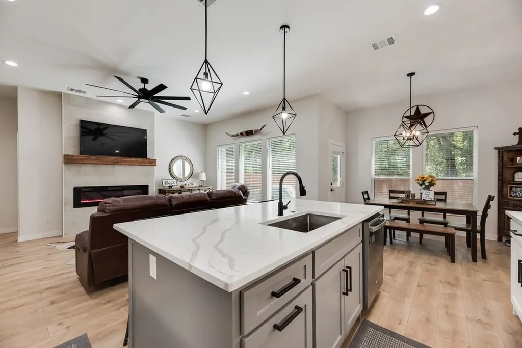 112 Indian Oaks Trail West Tawakoni TX 75474