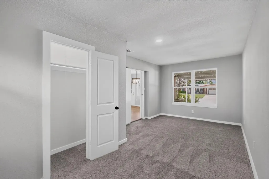 1125 Woodcrest Drive Garland TX 75040
